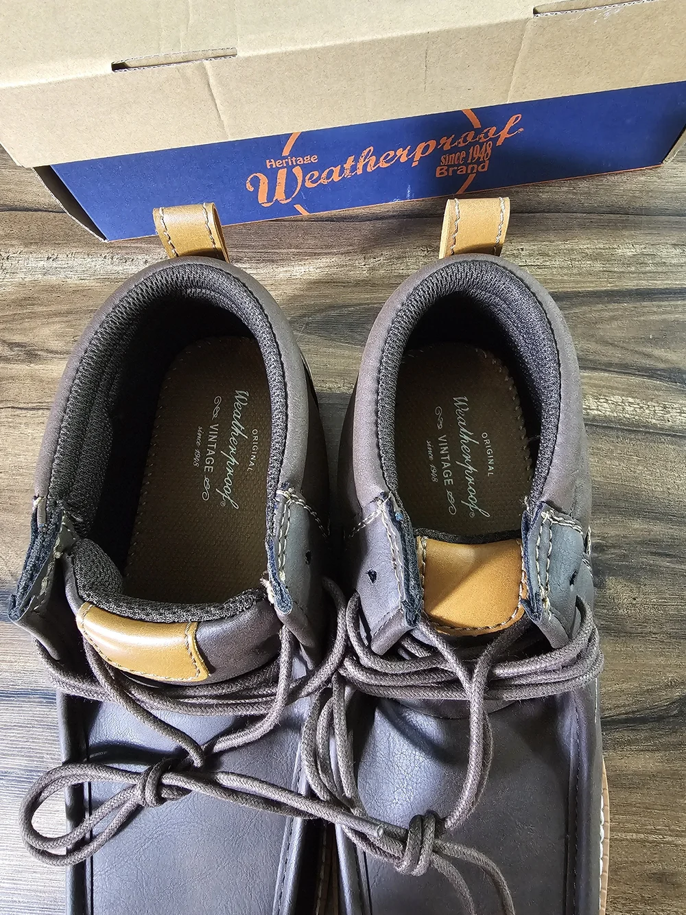 Weatherproof Men’s Dark Brown Leather Chukka Boots with Tan Pull Tabs